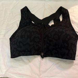 Lululemon enlite zip front bra